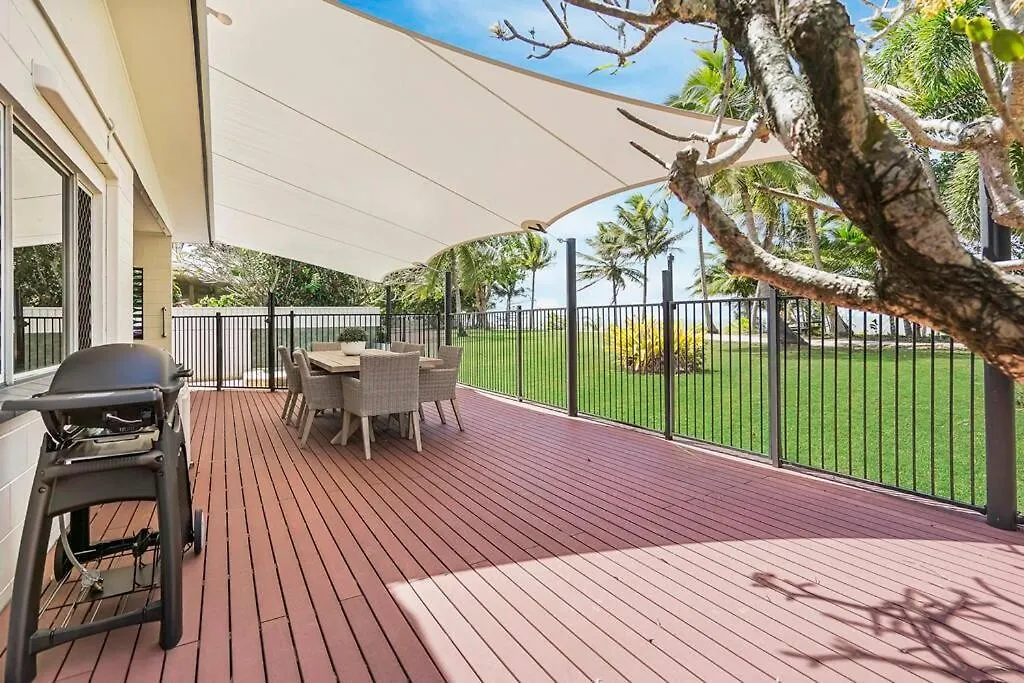 Holiday home Beachfront In Kurrimine! Kurrimine Beach