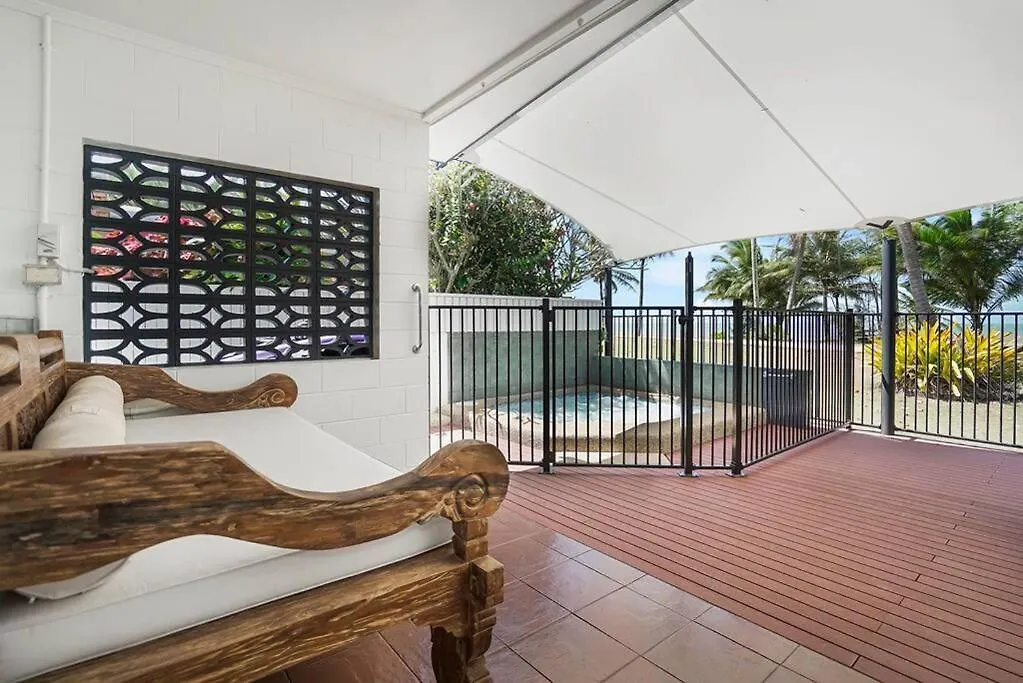 Beachfront In Kurrimine! Kurrimine Beach Holiday home